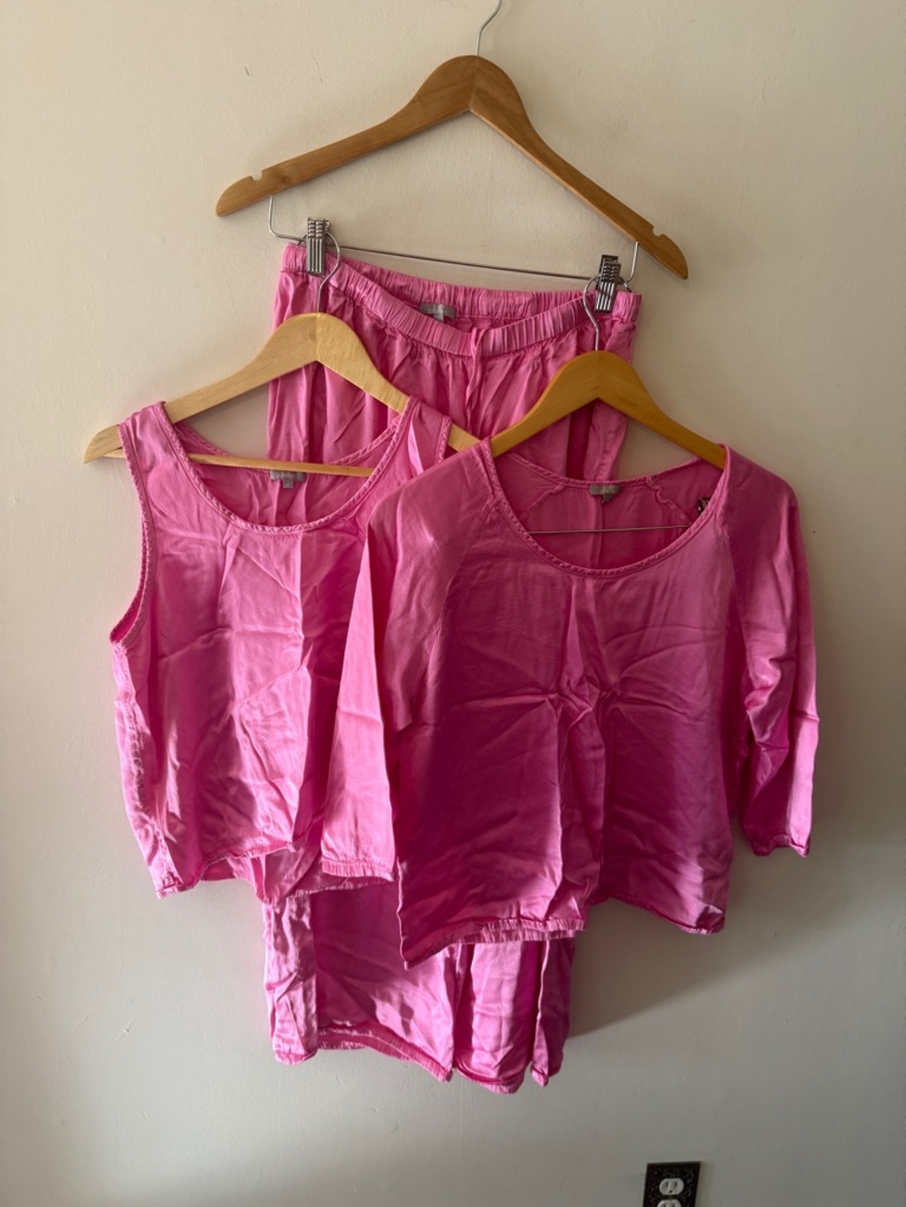 PJ HARLOW 3 pc set PINK Relaxed Wide-Leg Pants, tank and short sleeve top BUNDLE - Picture 4 of 10